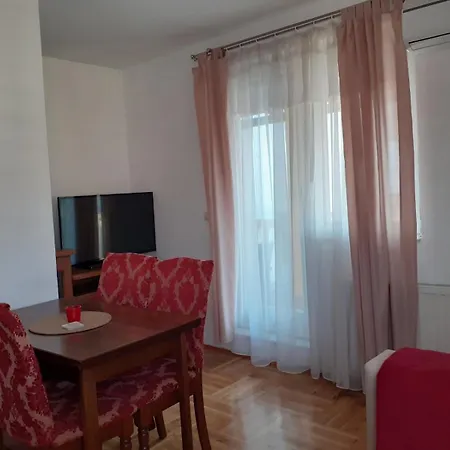 Apartment Komforni *